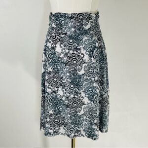 Tranquility by Colorado Clothing Black, White, & Gray Skirt Size Medium